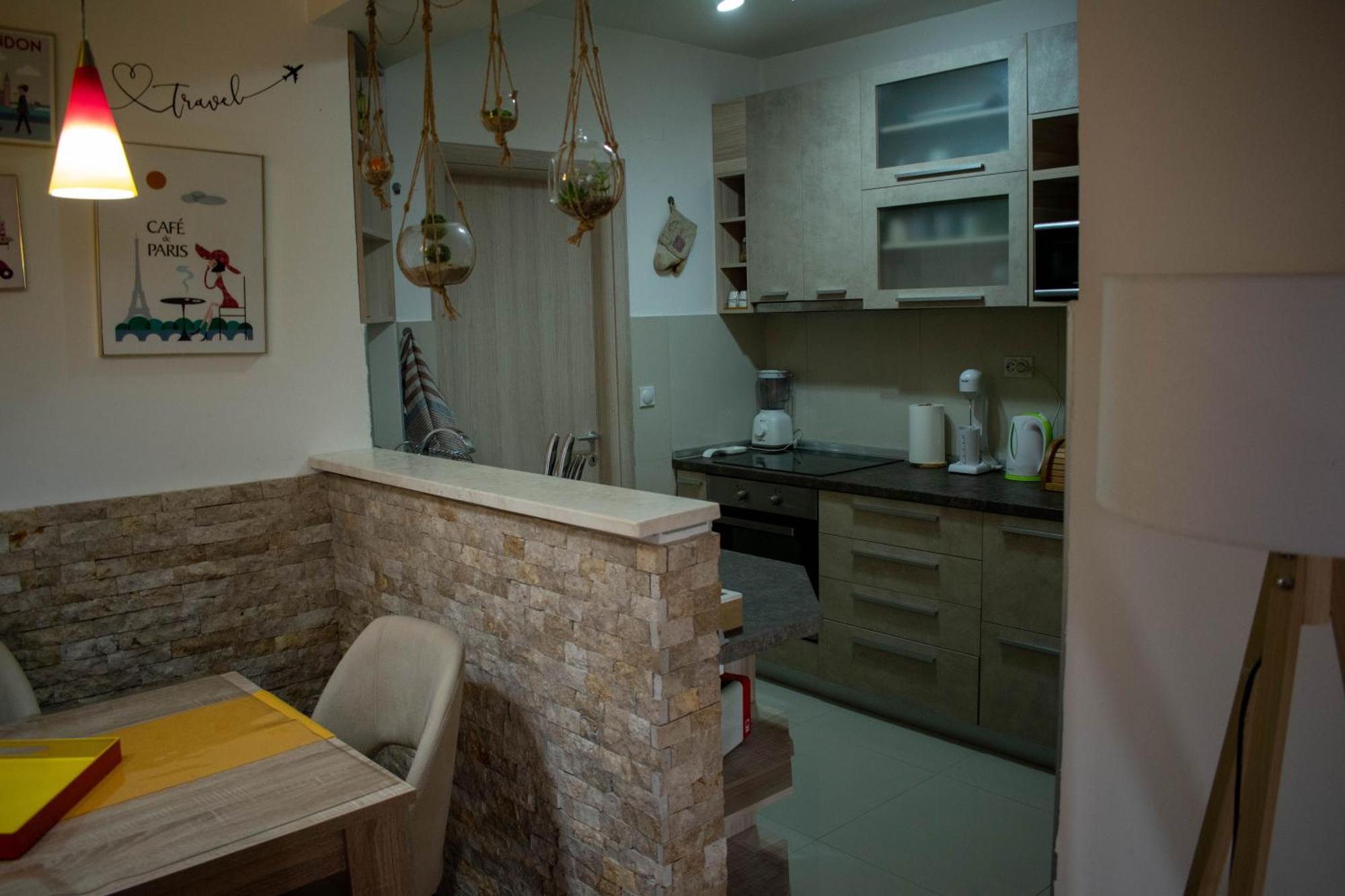 B&M Apartment บิโตลา ภายนอก รูปภาพ