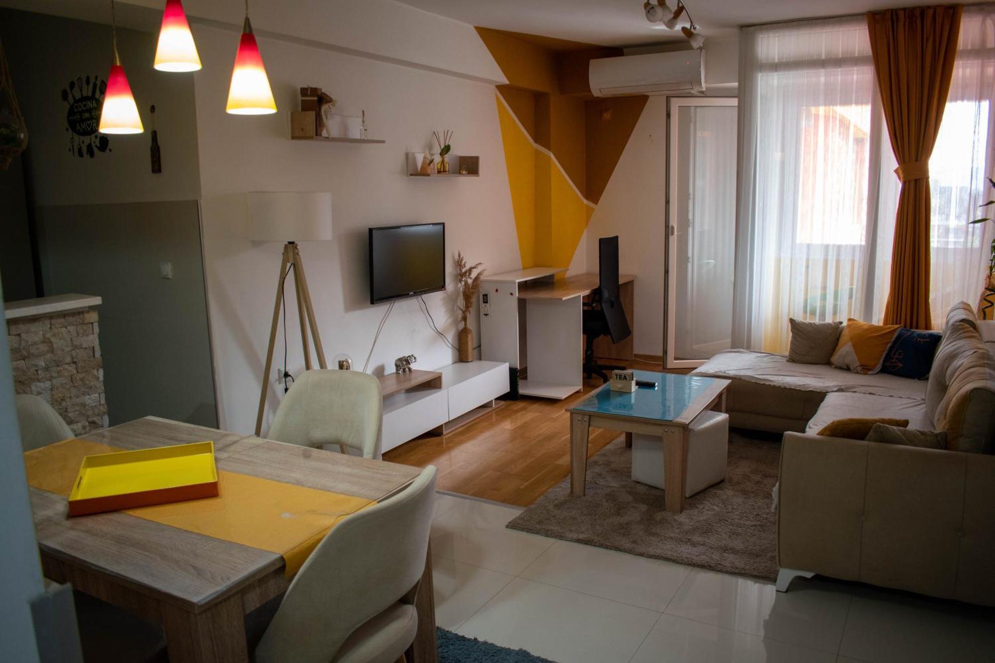 B&M Apartment บิโตลา ภายนอก รูปภาพ