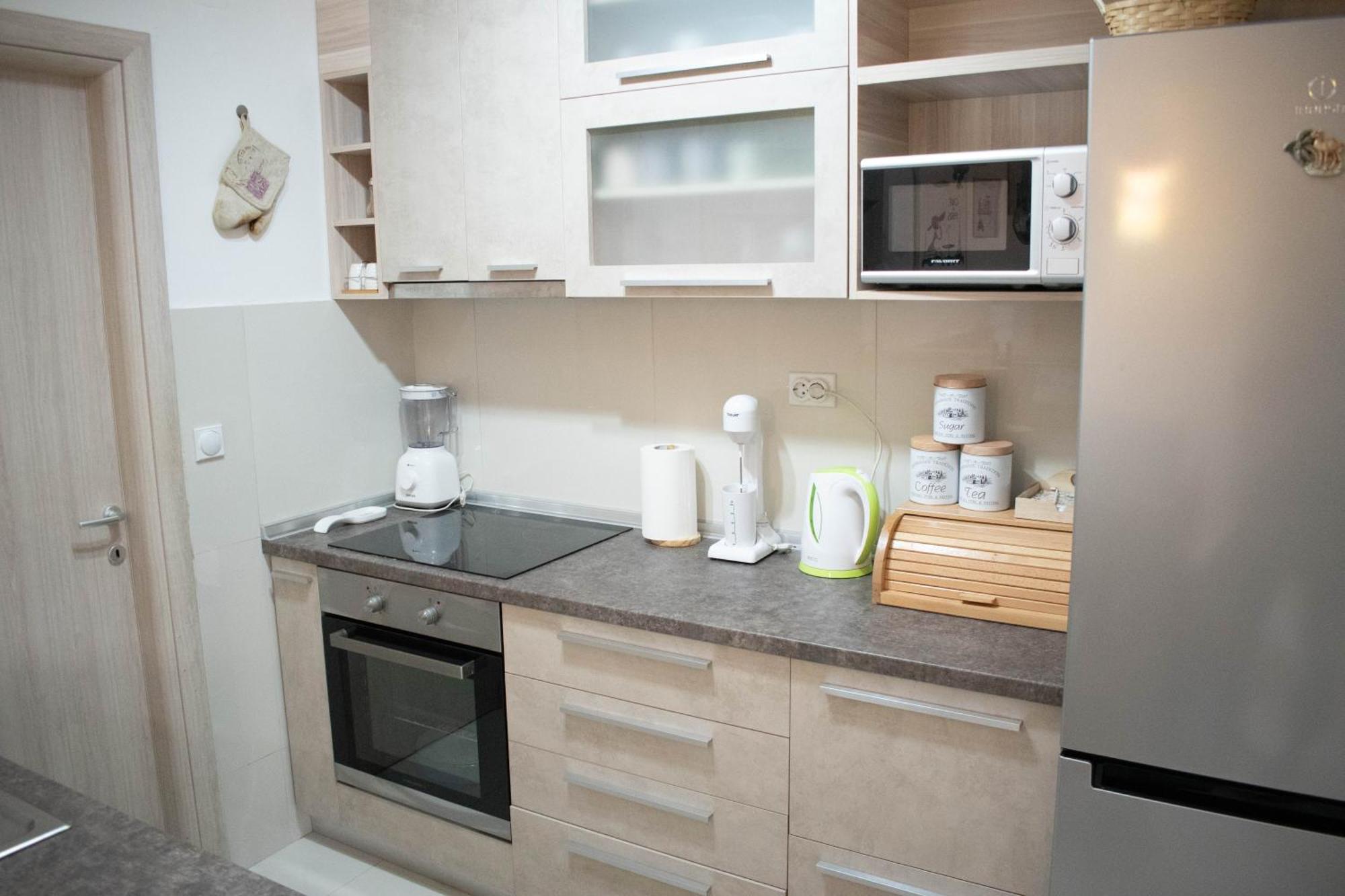 B&M Apartment บิโตลา ภายนอก รูปภาพ