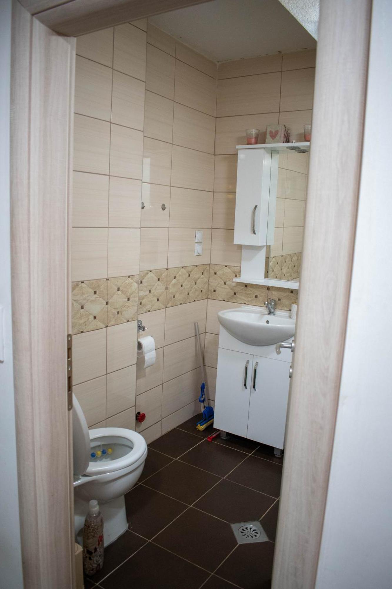 B&M Apartment บิโตลา ภายนอก รูปภาพ
